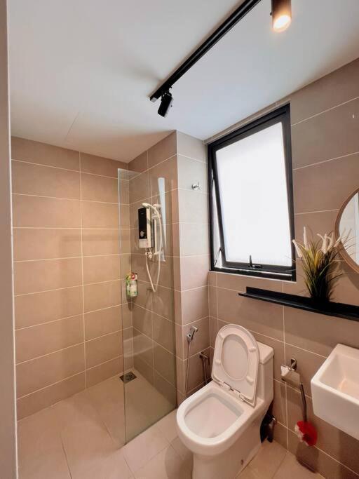 7 Pax Family Connecting Room D'Sara, Direct Link Mrt Kampung Selamat, Near Sungai Buloh & Thomson Hospital Shah Alam Exterior photo